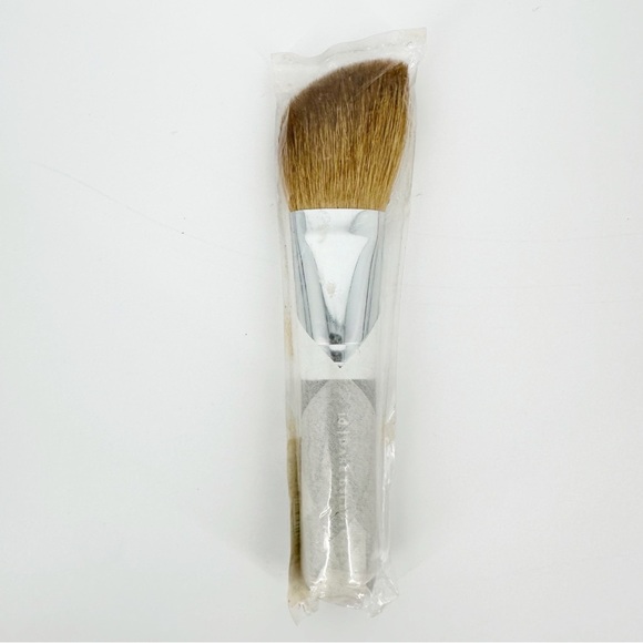 4 New Makeup Brushes  Ulta Ever Bare Minerals - Picture 5 of 6